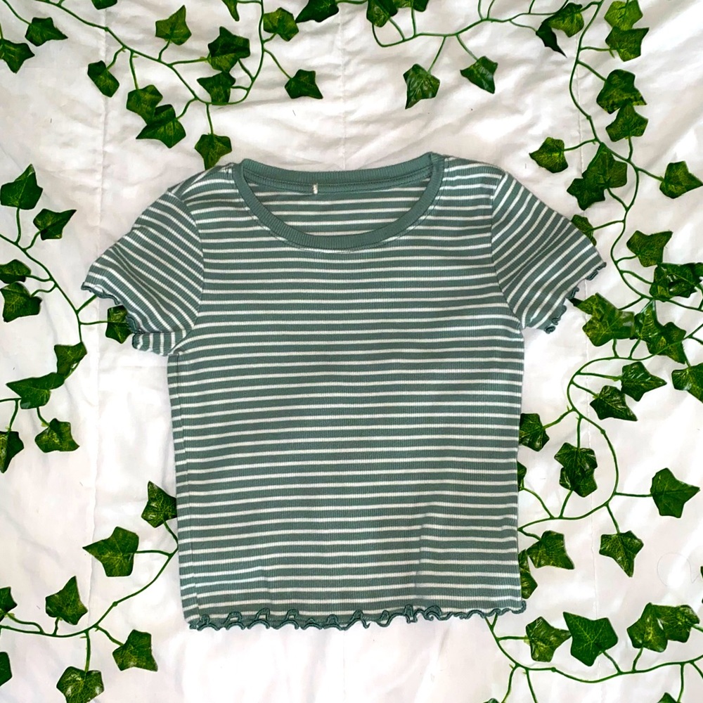 cropped striped shirt